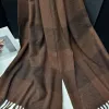 Cross-border wholesale of scarves, e-commerce live streaming supply chain, vintage large checkered scarves in stock details Picture